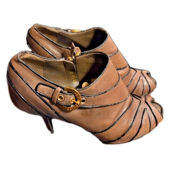 LOUIS VUITTON Boots Heel Leather Greige EU 35 / US Size 5 - Picture 2 of 14